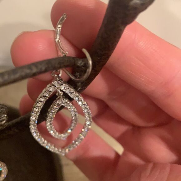 🎉1 hr sale🎉Double layer drop earring - Picture 3 of 5